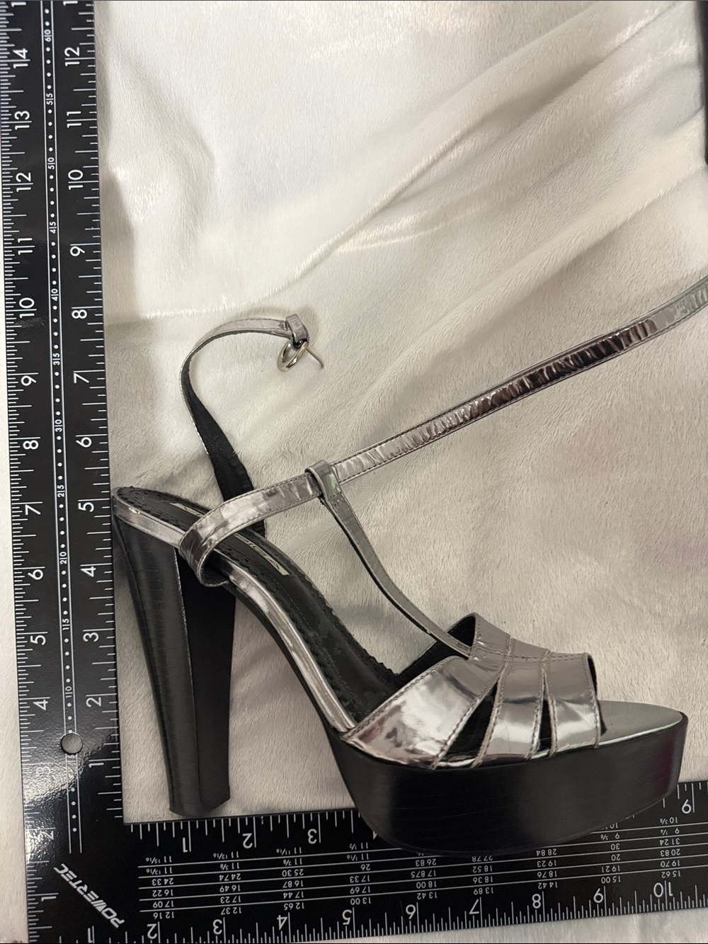 NWOT Via Spiga Metallic Leather Silver T-Strap Heels - Picture 2 of 9